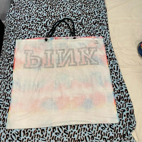 Victoria’s Secret PINK Packable Towel Tote - Picture 6 of 9